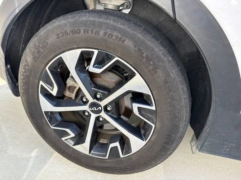Certified 2025 Kia Sportage EX FWD image 8