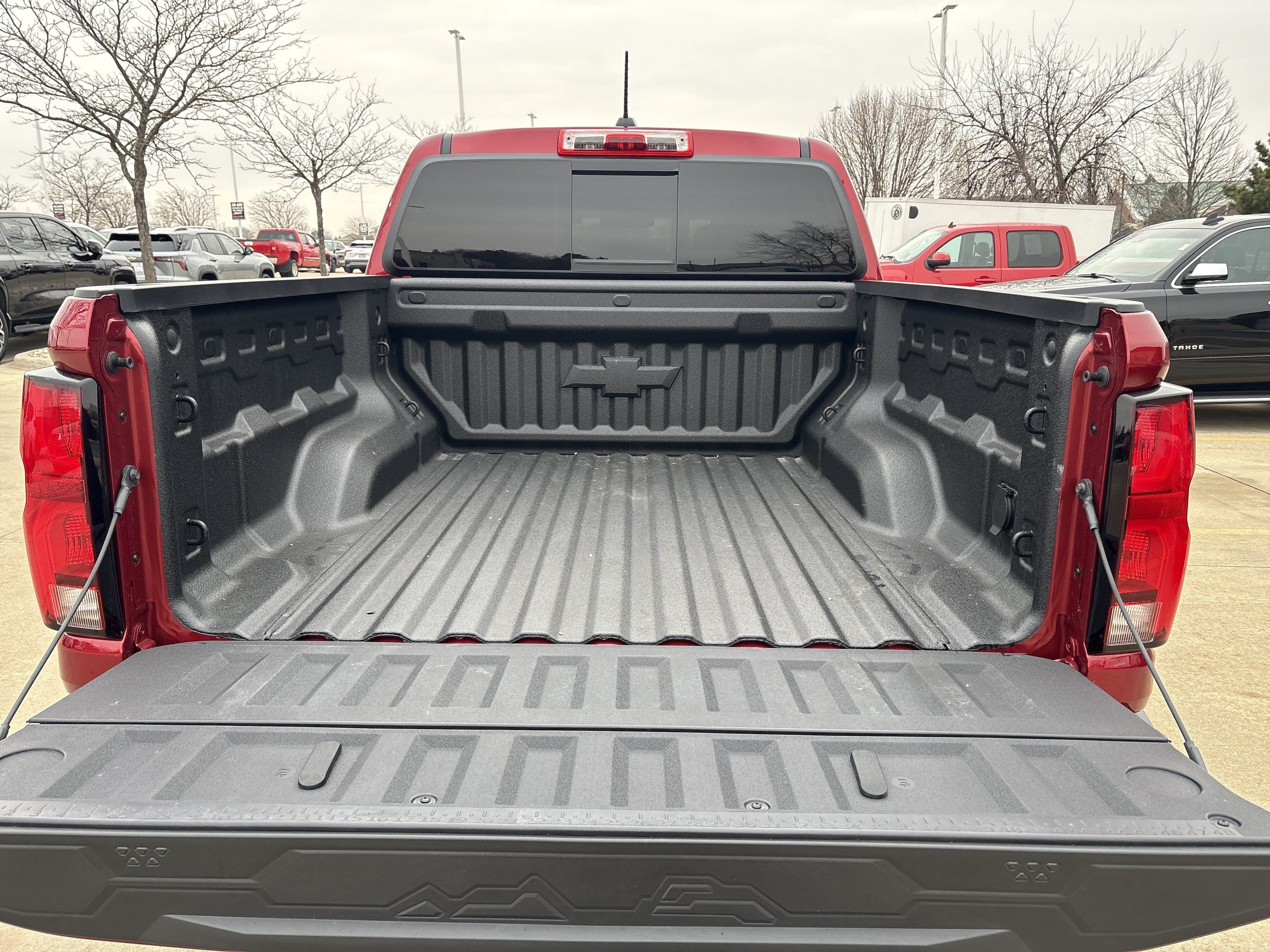 Used 2026 Chevrolet Colorado ZR2 w/ Technology Package AWD/4WD image 14