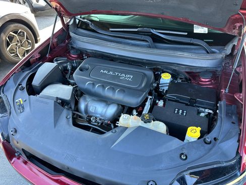 Used 2019 Jeep Cherokee Limited FWD image 29