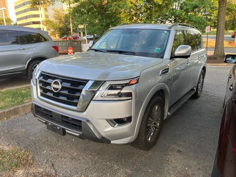 Used 2021 Nissan Armada SL w/ Captain's Chairs Package AWD/4WD image 3