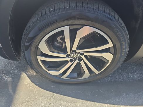 Used 2022 Volkswagen Atlas SEL image 28