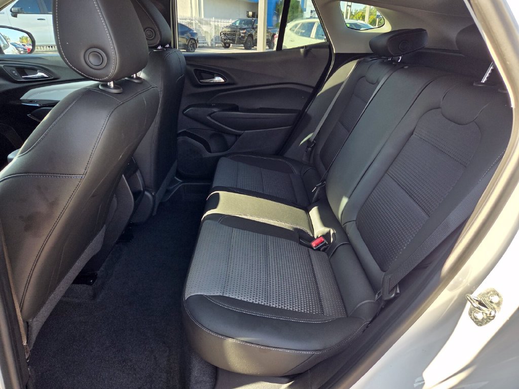 Used 2025 Chevrolet Trax LT w/ Driver Confidence Package FWD image 6