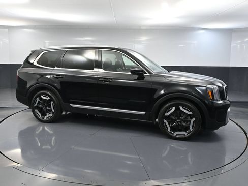 Used 2023 Kia Telluride EX X-Line AWD/4WD image 3