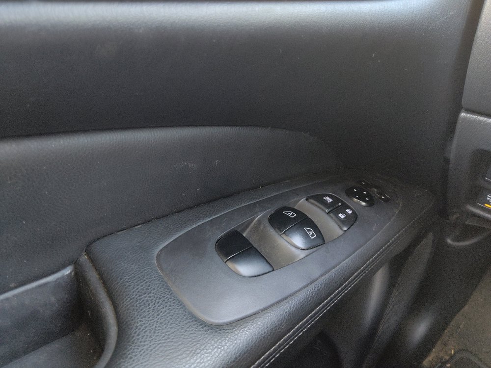 Used 2020 Nissan Pathfinder Platinum w/ Cargo Package FWD image 27