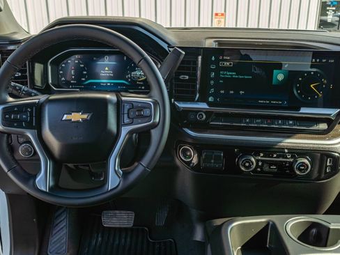 Used 2026 Chevrolet Silverado 2500 LT image 11