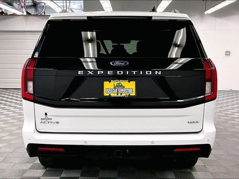 Used 2025 Ford Expedition Max Active AWD/4WD image 5