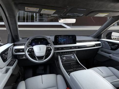 New 2025 Lincoln Aviator Black Label AWD/4WD image 9