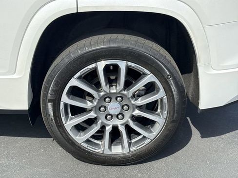 Certified 2023 GMC Acadia Denali w/ Denali Ultimate Package AWD/4WD image 34