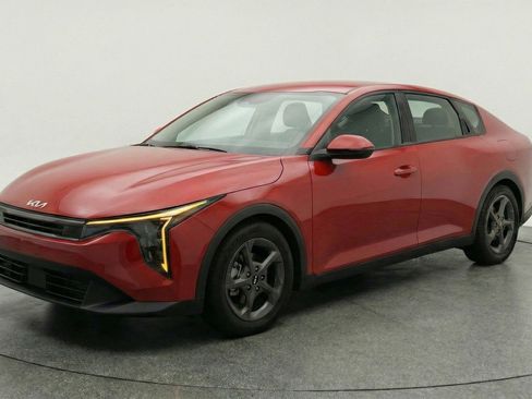 Used 2025 Kia K4 FWD image 3