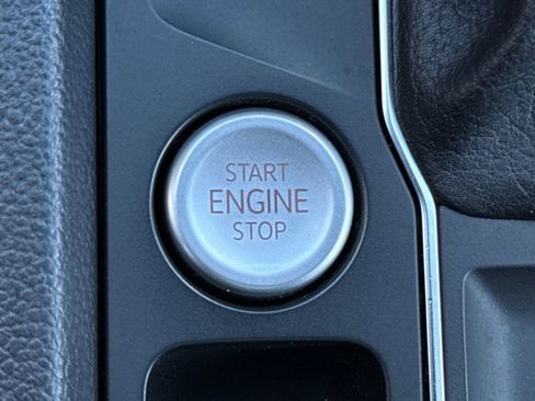 Used 2021 Volkswagen Atlas Cross Sport SEL R-Line image 22