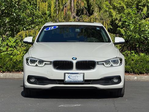 Used 2018 BMW 320i xDrive Sedan w/ Premium Package AWD/4WD image 40