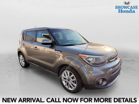 Used 2018 Kia Soul + FWD image 7