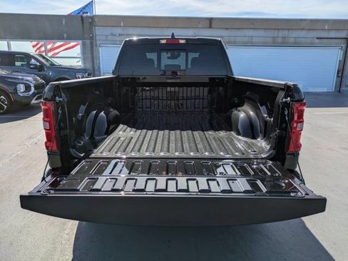 New 2026 RAM 1500 Laramie AWD/4WD image 12