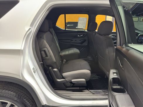 Certified 2023 Chevrolet Traverse LT w/ LPO, Floor Liner Package image 19