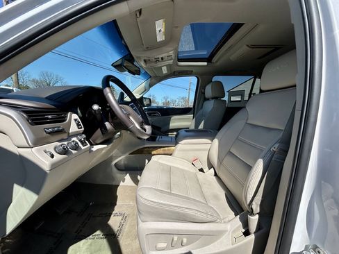 Used 2017 GMC Yukon Denali w/ Open Road Package AWD/4WD image 10