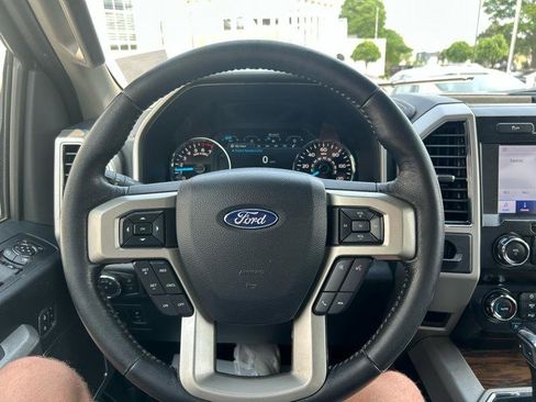 Used 2020 Ford F150 Lariat image 10