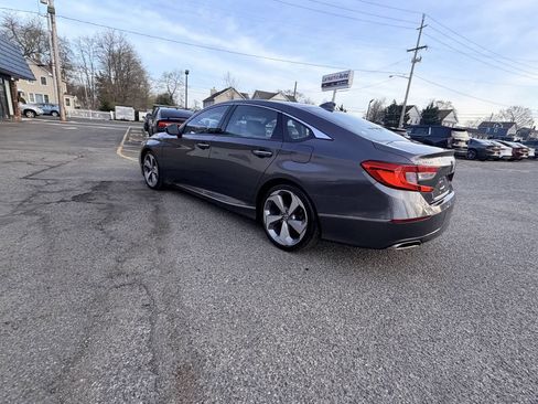 Used 2018 Honda Accord Touring image 13