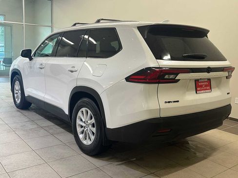 Certified 2025 Toyota Grand Highlander XLE image 4