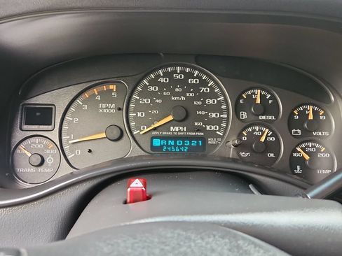 Used 2002 Chevrolet Silverado 2500 LS AWD/4WD image 13
