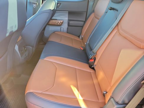 Used 2023 Ford Maverick Lariat w/ Lariat Luxury Package image 16