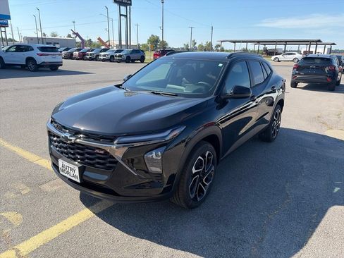 New 2026 Chevrolet Trax RS w/ Driver Confidence Package FWD image 2