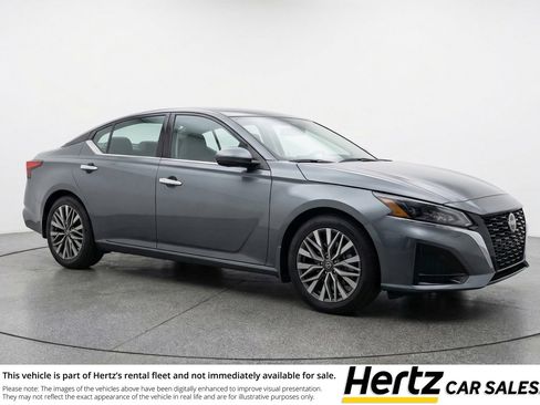 Used 2025 Nissan Altima 2.5 SV image 1
