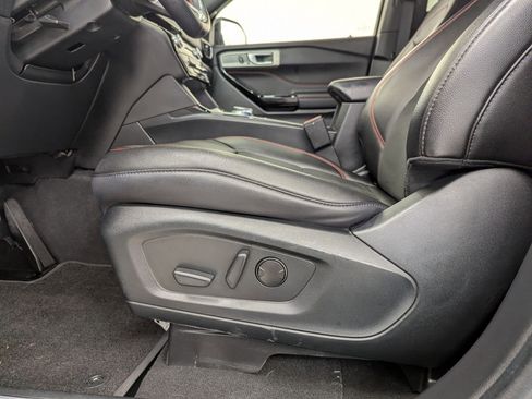 Certified 2022 Ford Explorer ST-Line image 12