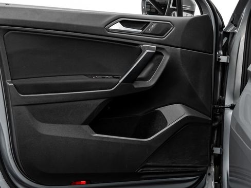 Used 2021 Volkswagen Tiguan S image 19