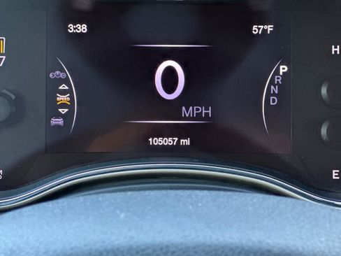 Used 2017 Jeep Grand Cherokee Laredo image 29