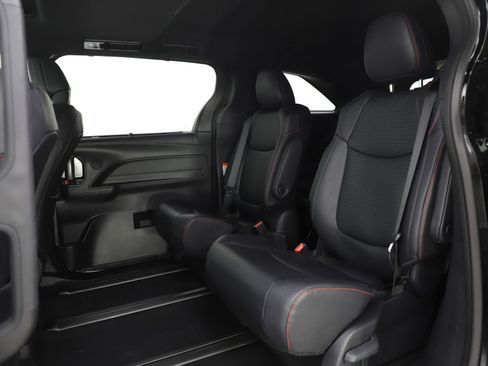 Used 2025 Toyota Sienna XSE image 20
