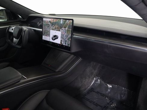 Used 2021 Tesla Model S Plaid image 9