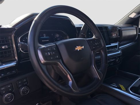 Used 2024 Chevrolet Silverado 3500 High Country w/ High Country Premium Package image 9