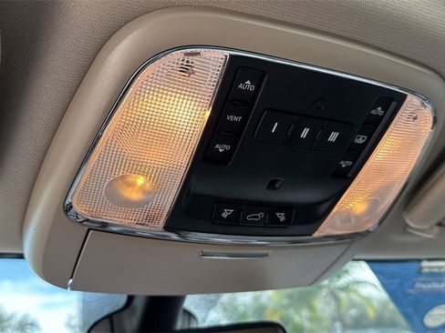 Used 2017 Jeep Grand Cherokee Overland image 59