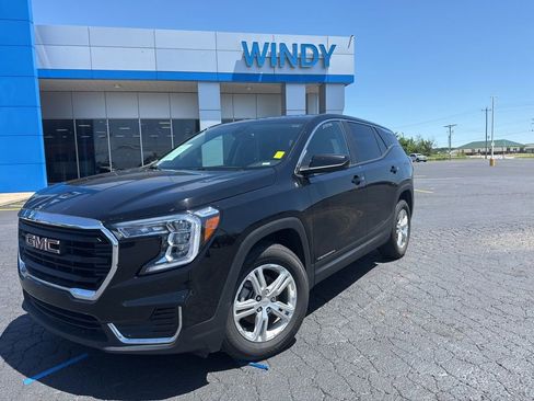 Used 2024 GMC Terrain SLE AWD/4WD image 1