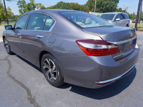 Used 2017 Honda Accord LX image 8