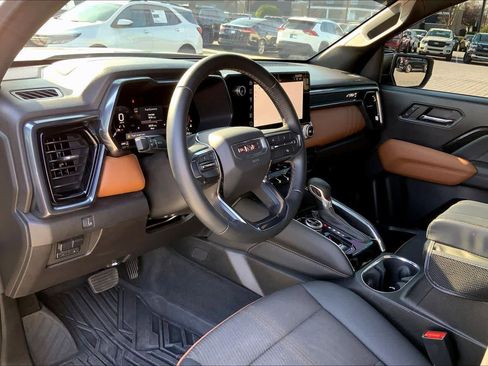 Used 2024 GMC Canyon AT4 w/ Canyon Safety Plus Package AWD/4WD image 17