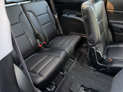 Used 2018 GMC Acadia SLT AWD/4WD image 15