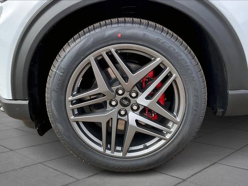 New 2026 Ford Explorer ST w/ Sun And Sound Package image 11