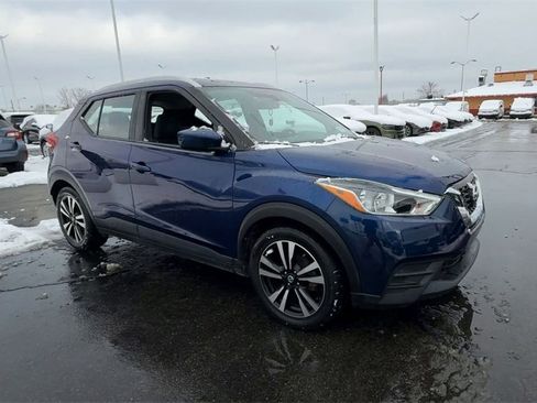 Used 2020 Nissan Kicks SV image 2