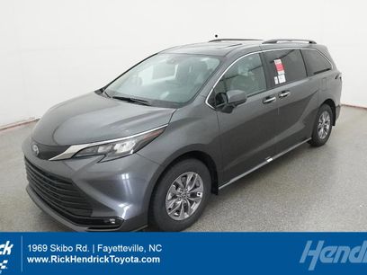 New 2025 Toyota Sienna XLE