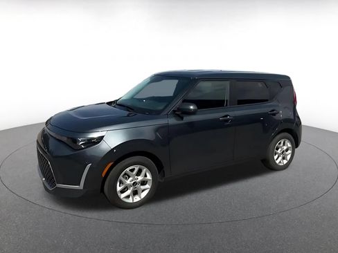 Used 2025 Kia Soul LX w/ LX Technology Package FWD image 8