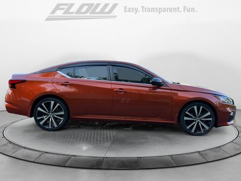 Used 2021 Nissan Altima 2.5 SR FWD image 10