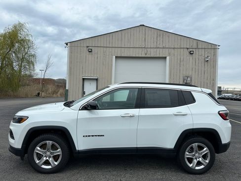 Certified 2023 Jeep Compass Latitude AWD/4WD image 9