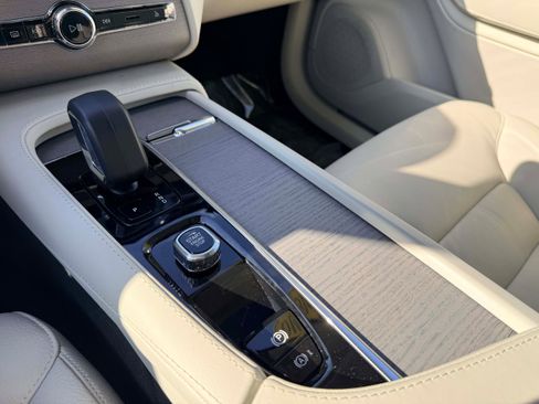 Certified 2025 Volvo XC90 B6 Plus w/ Protection Package image 26