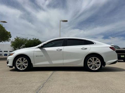 Used 2019 Chevrolet Malibu Premier FWD image 2