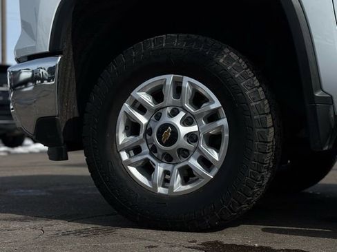 Used 2024 Chevrolet Silverado 2500 LT image 41