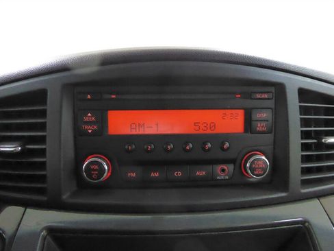 Used 2015 Nissan Quest S image 12