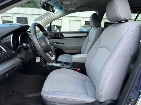 Used 2018 Subaru Outback 2.5i Premium AWD/4WD image 2