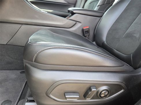 New 2025 Jeep Grand Cherokee L Altitude image 18