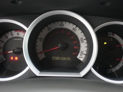 Used 2012 Toyota Tacoma PreRunner w/ SR5 Pkg RWD image 14